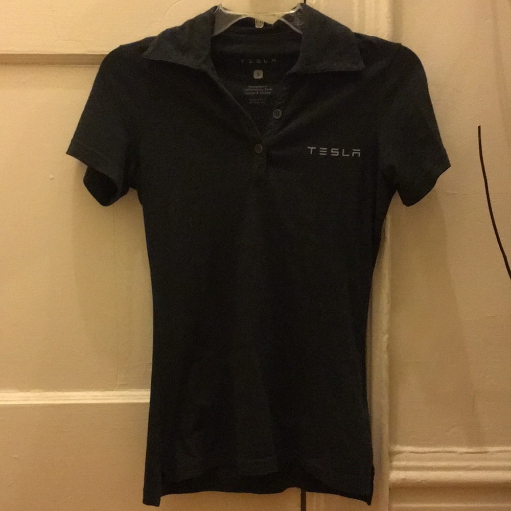Women’s S Tesla Polo in Charcoal Grey